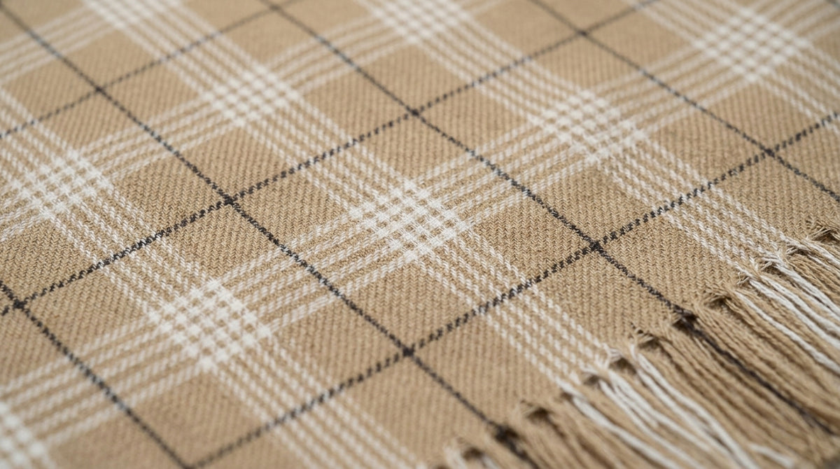 Check Lohi — Beige & White